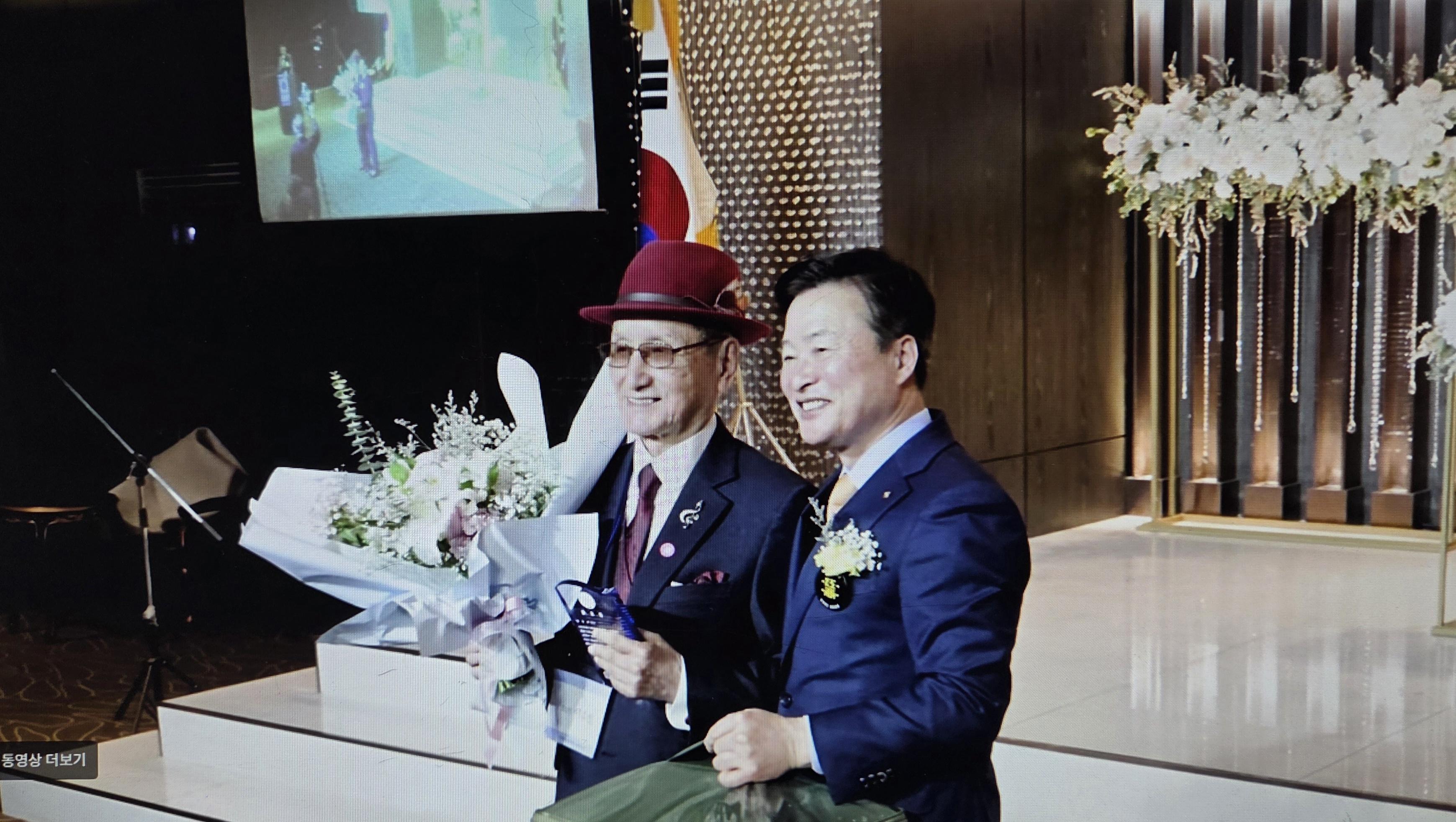 31기 이선배님공로패수상.jpg