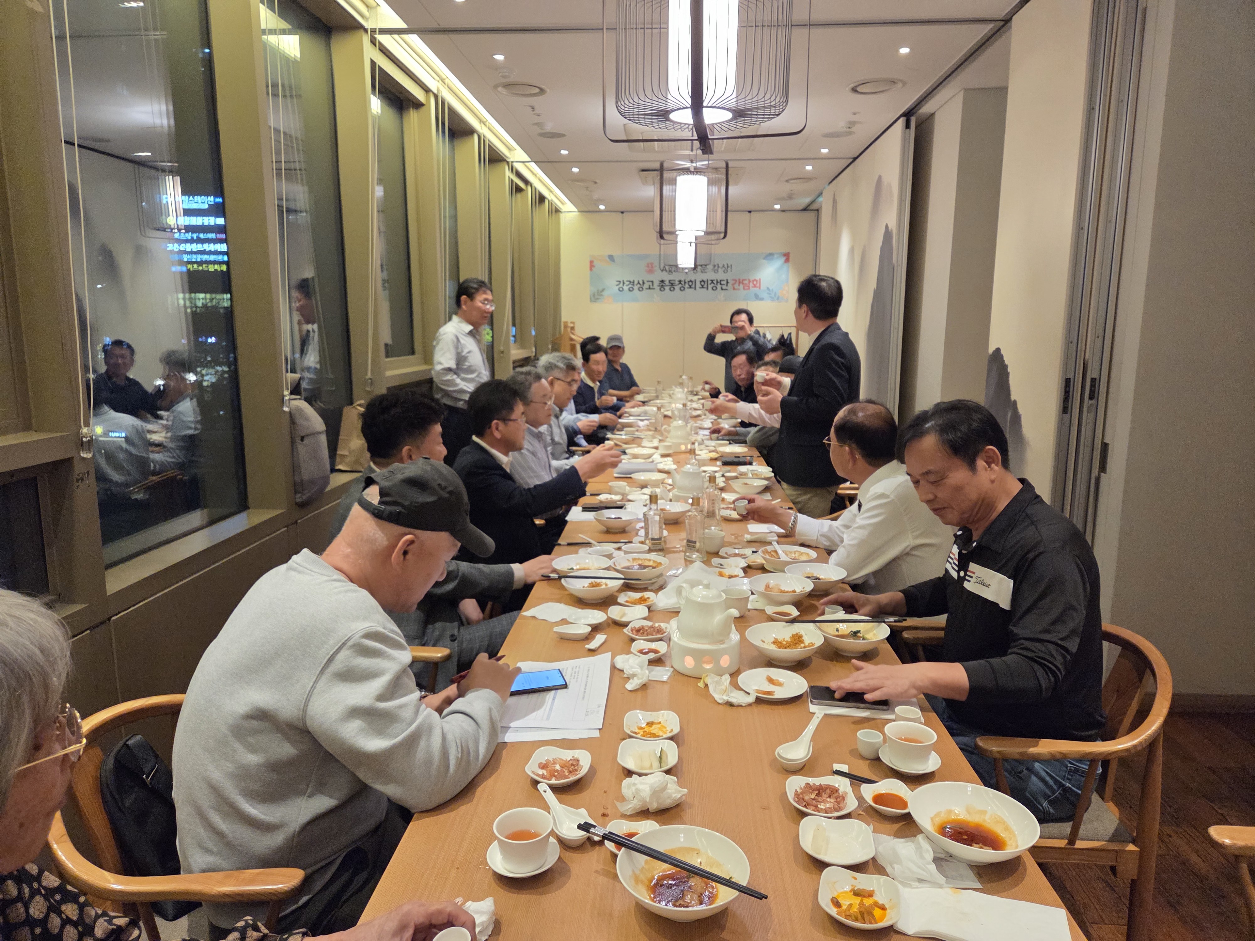 간담회 전체사진.jpg